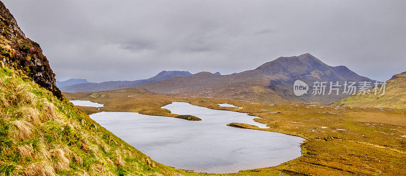 Lochan an Ais是位于苏格兰高地的冒干岩国家自然保护区的高山湖泊之一，是全球重要的地质遗迹